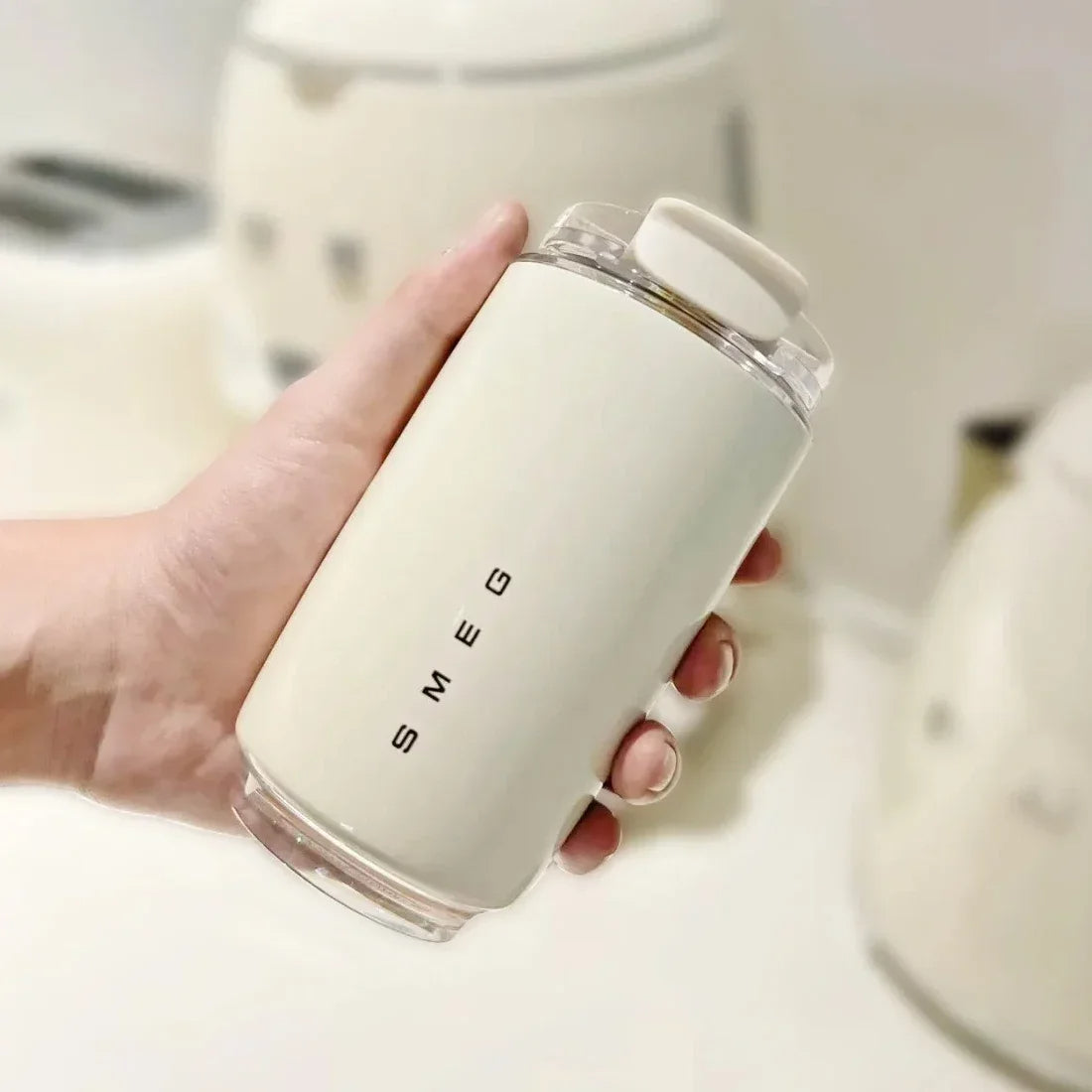 SMEG - كوب بهلوان بتفريغ الهواء